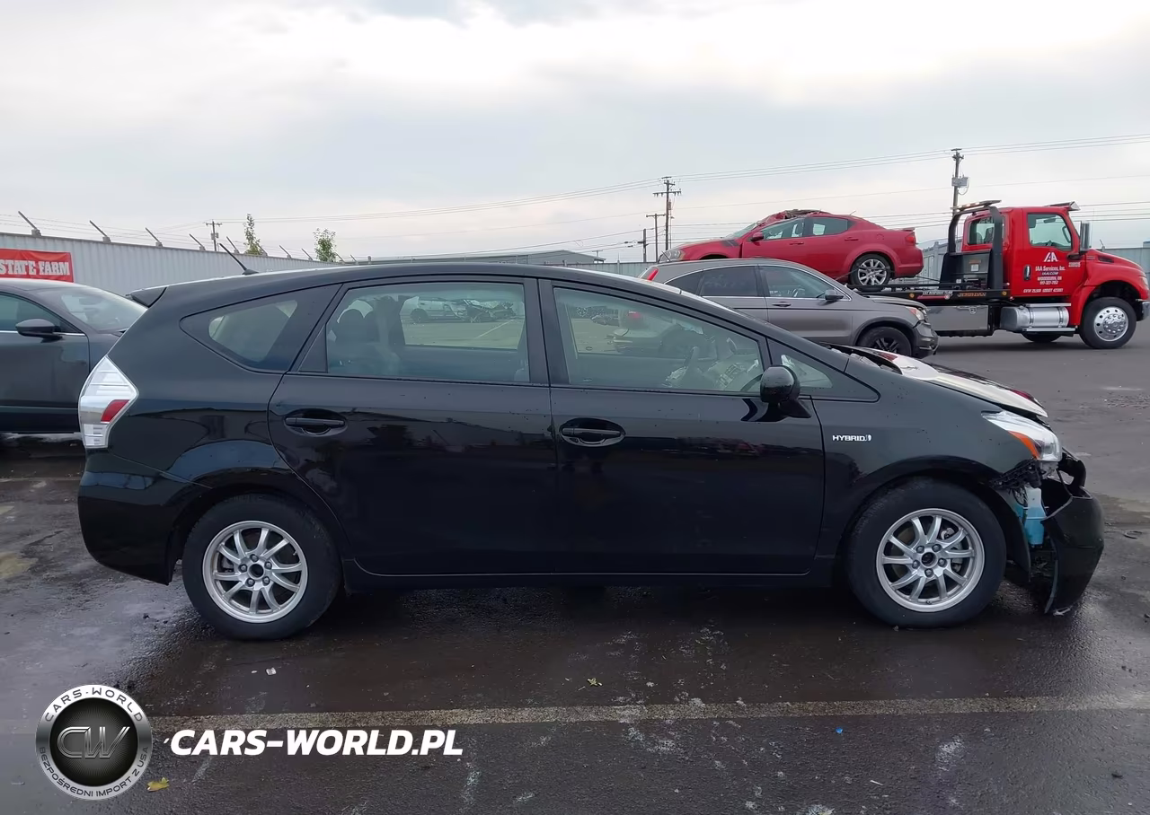 2013 Toyota Prius V Two VIN:JTDZN3EU6D3262468 - 14