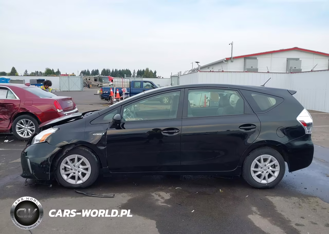 2013 Toyota Prius V Two VIN:JTDZN3EU6D3262468 - 15