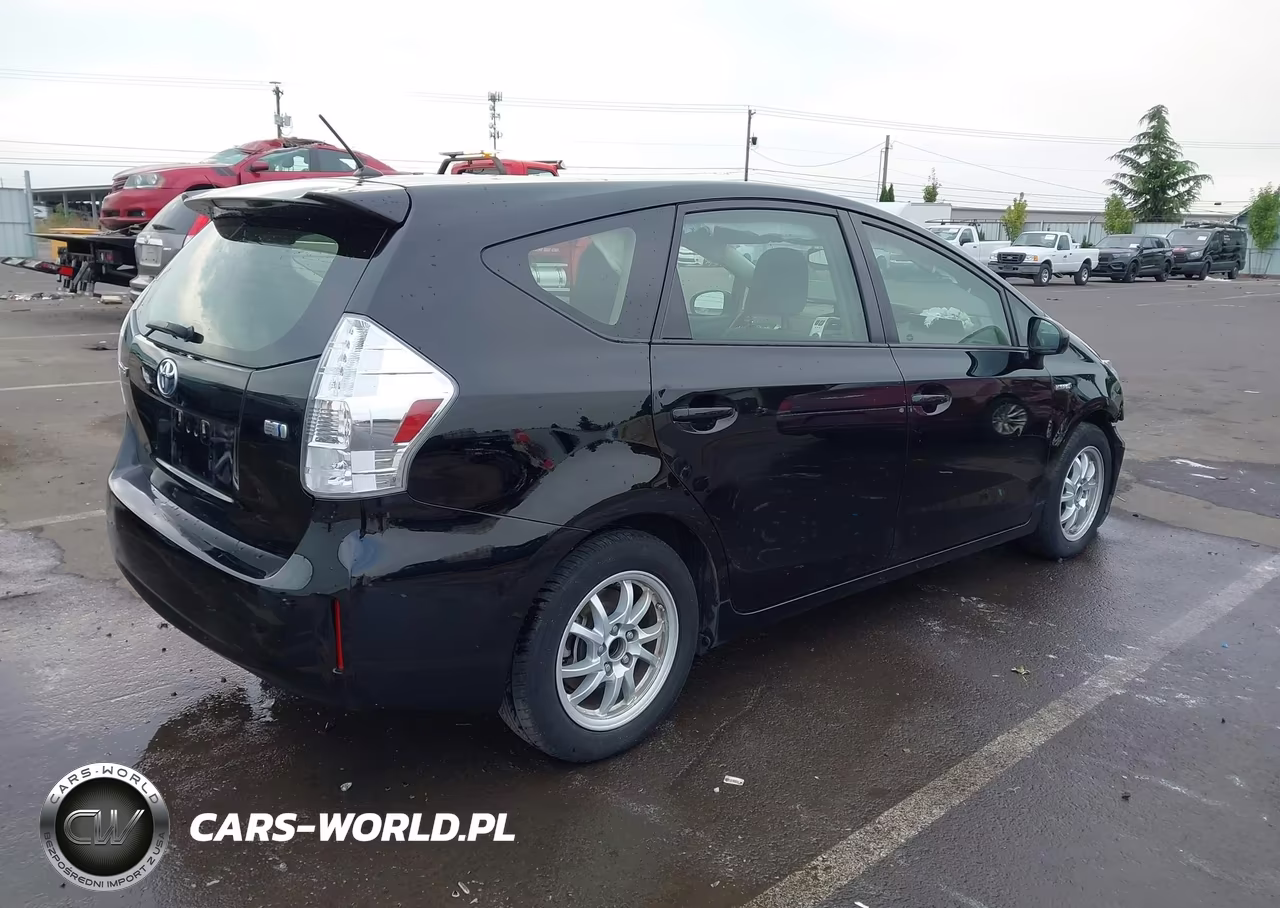 2013 Toyota Prius V Two VIN:JTDZN3EU6D3262468 - 4