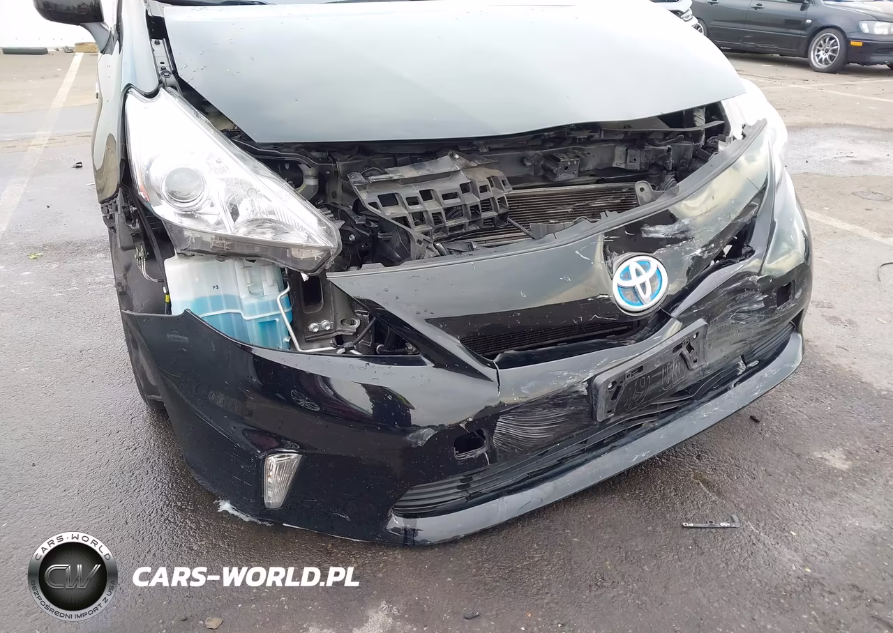 2013 Toyota Prius V Two VIN:JTDZN3EU6D3262468 - 6