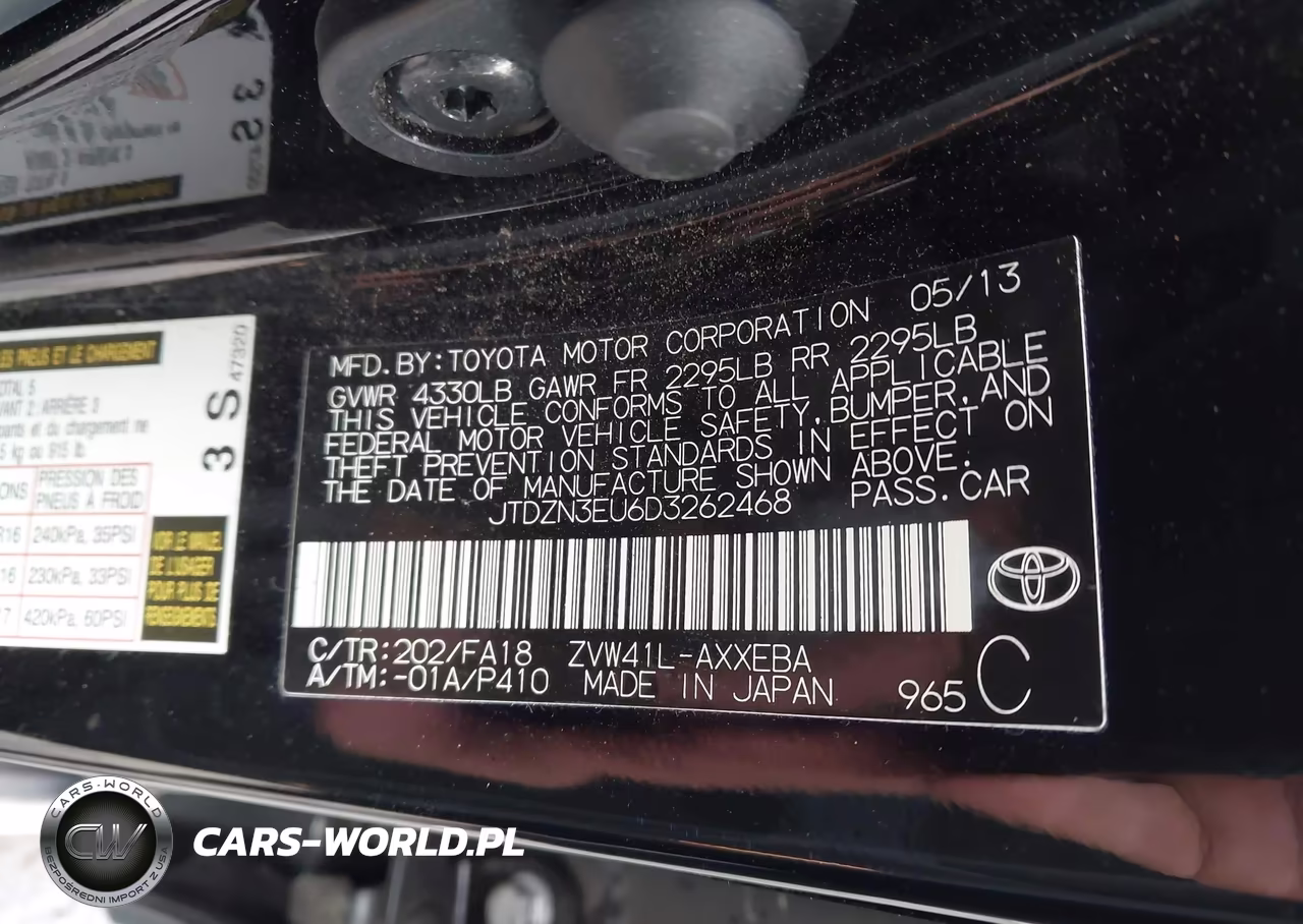 2013 Toyota Prius V Two VIN:JTDZN3EU6D3262468 - 9