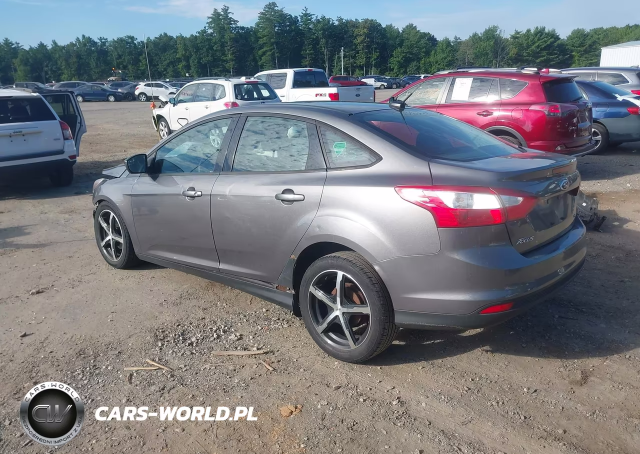 2012 Ford Focus Se VIN:1FAHP3F29CL369487 - 3