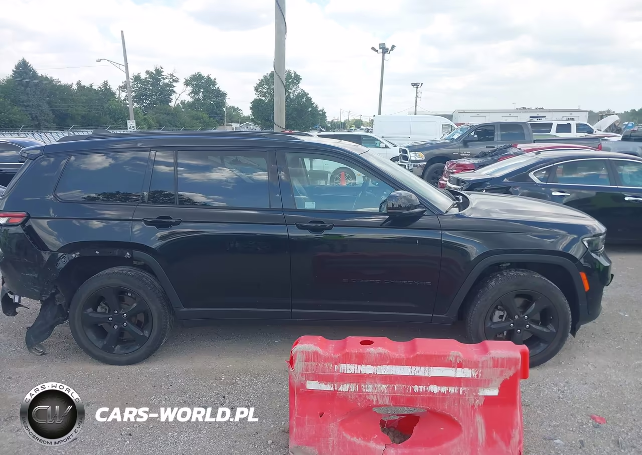 2023 Jeep Grand Cherokee L Limited 4X4 VIN:1C4RJKBG3P8742169 - 13