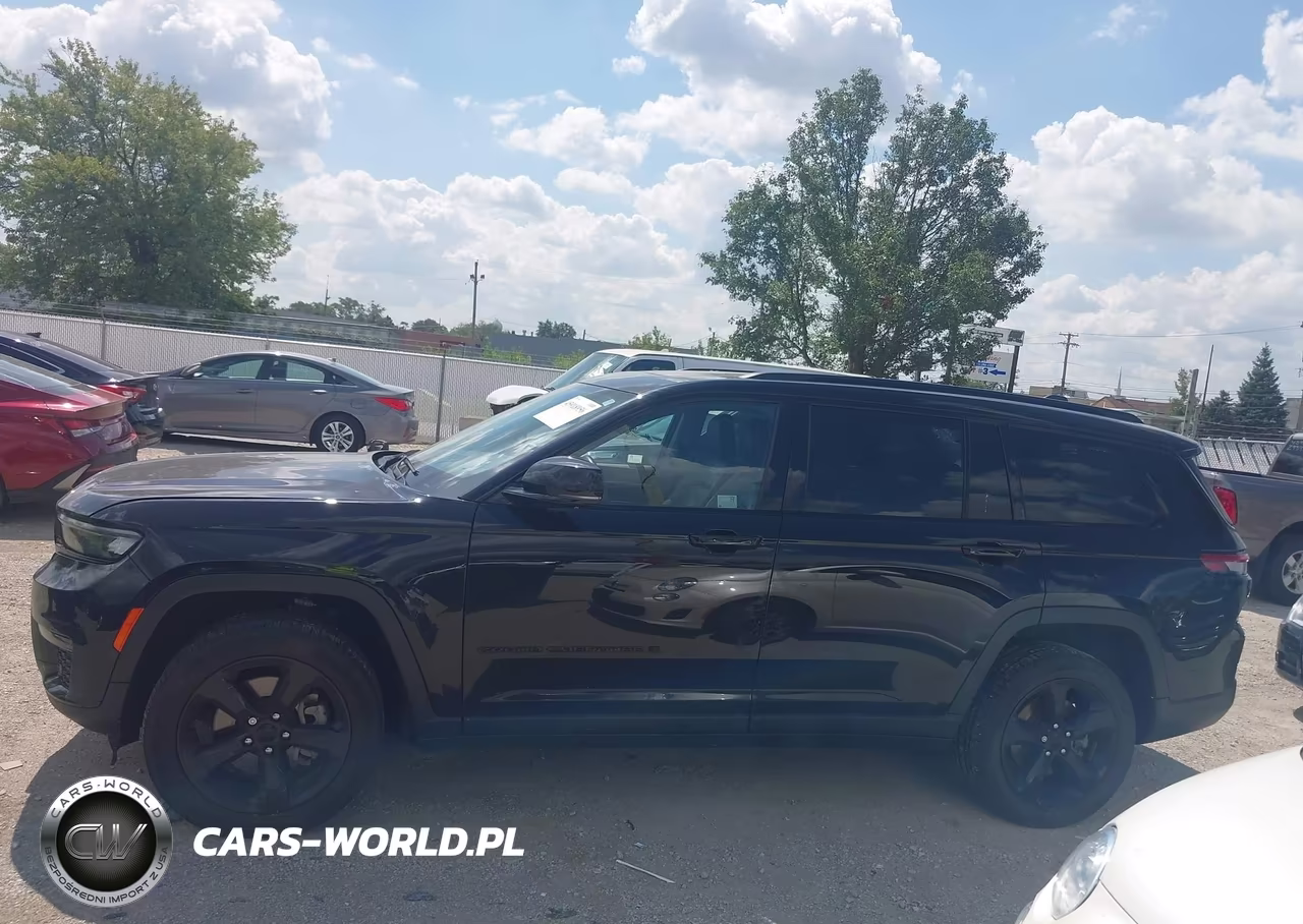 2023 Jeep Grand Cherokee L Limited 4X4 VIN:1C4RJKBG3P8742169 - 14
