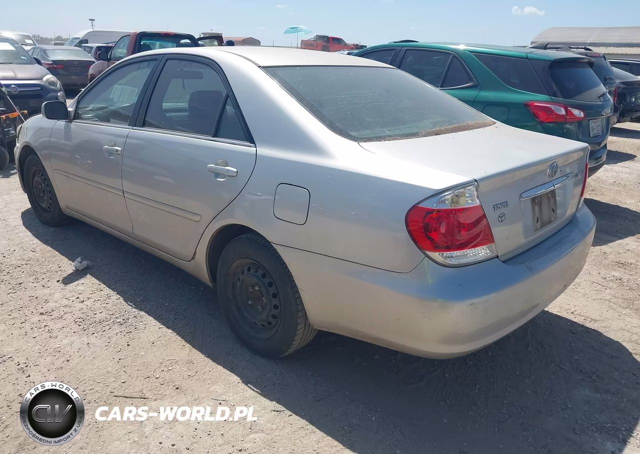 2005 Toyota Camry Le VIN:4T1BE32K35U557653 - 3