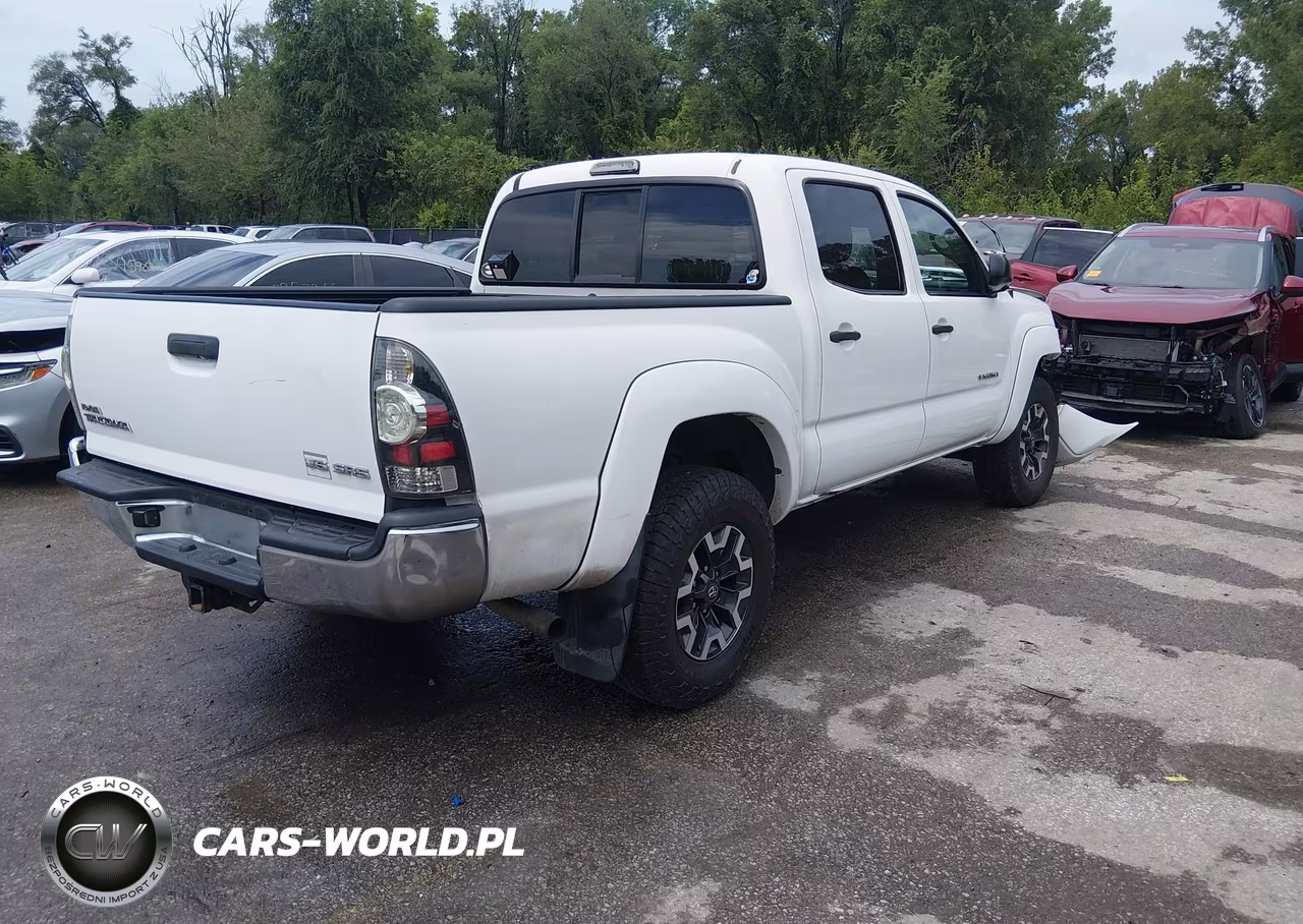 2013 Toyota Tacoma Base V6 VIN:3TMLU4EN6DM117341 - 4
