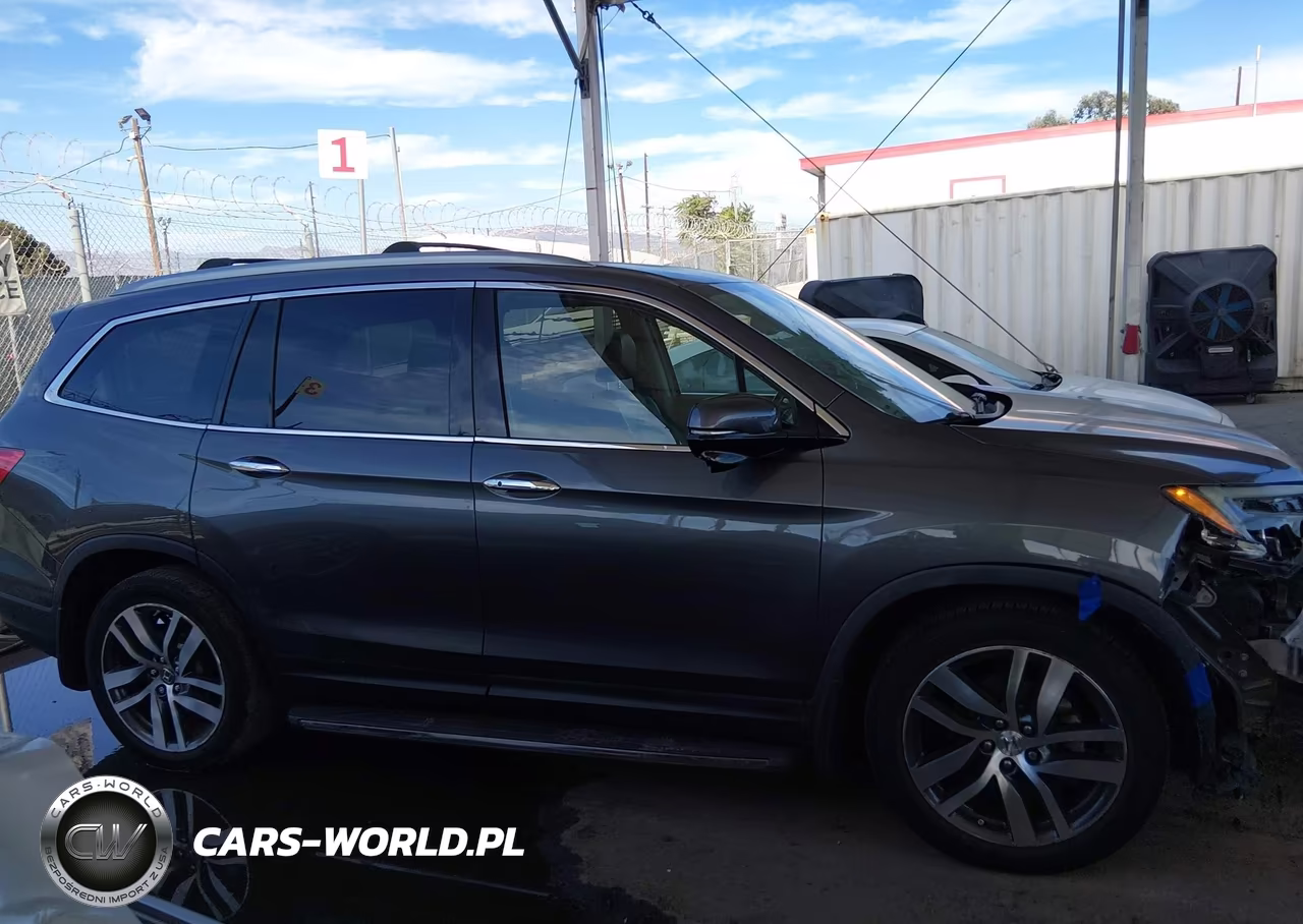 2017 Honda Pilot Touring VIN:5FNYF5H90HB023180 - 14