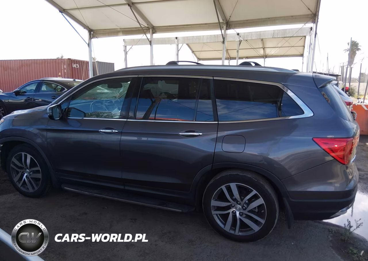 2017 Honda Pilot Touring VIN:5FNYF5H90HB023180 - 15