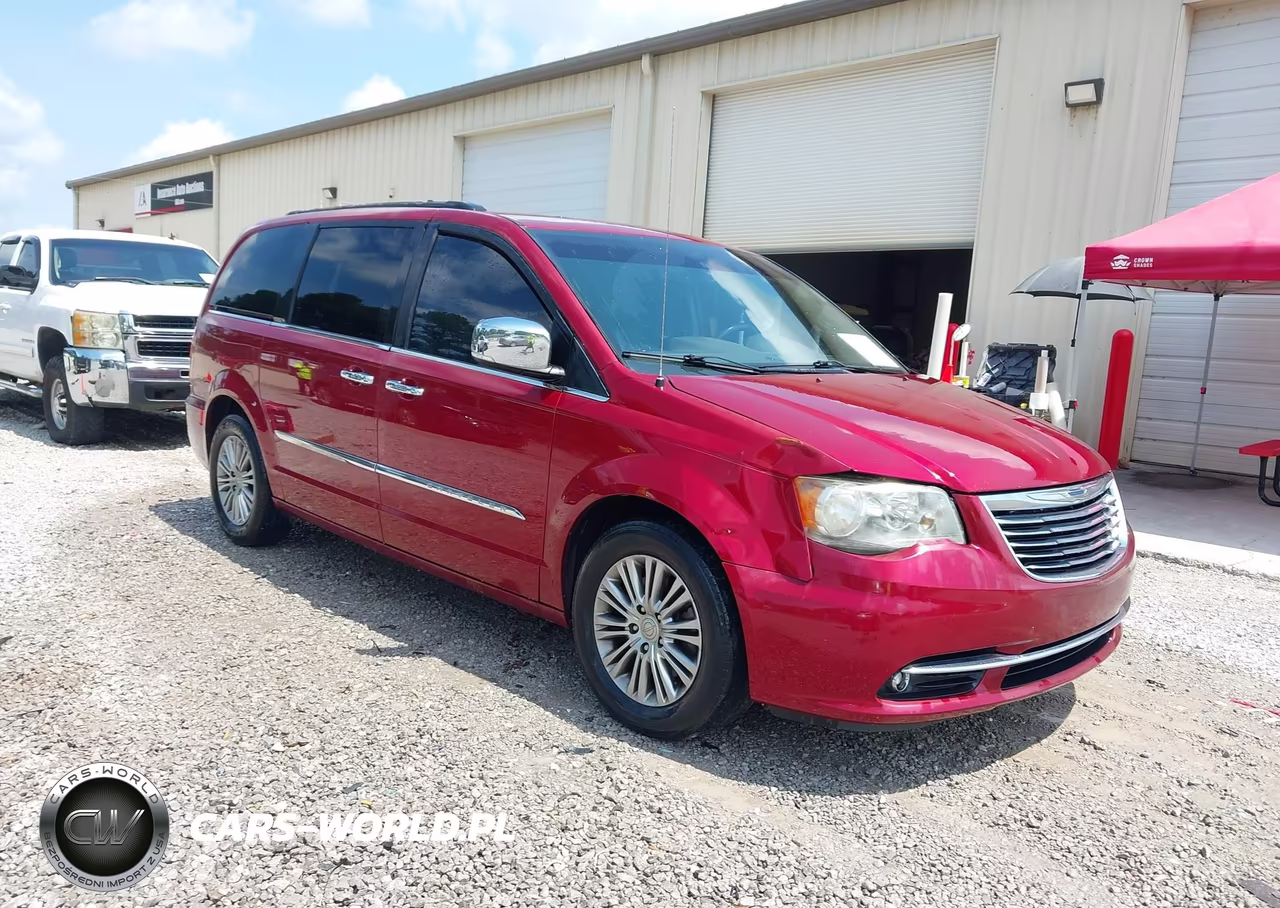 2014 Chrysler Town & Country Touring-L – zdjęcie 1 z 16