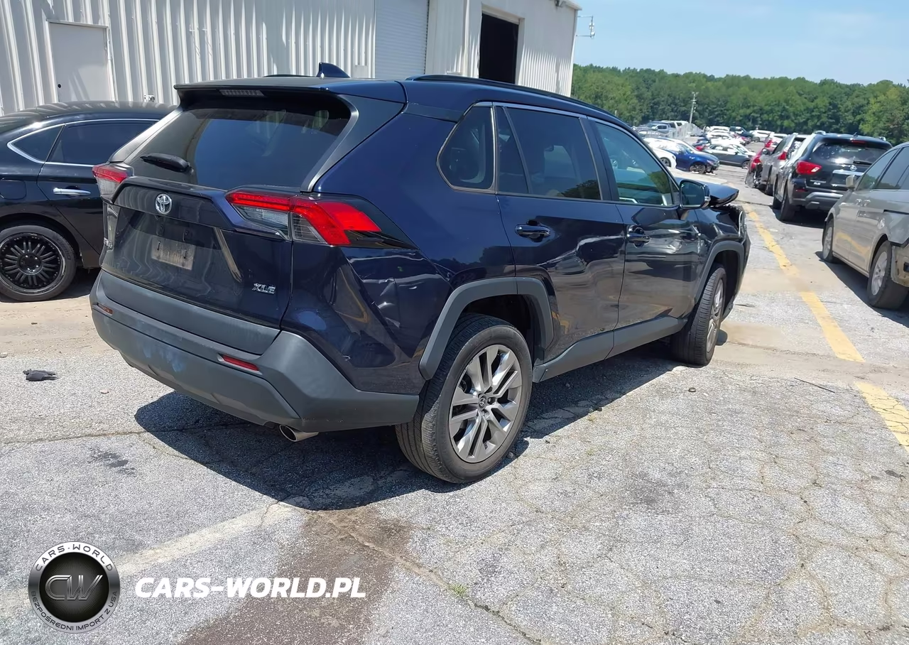 2022 Toyota Rav4 Xle Premium VIN:2T3C1RFV2NW188105 - 4