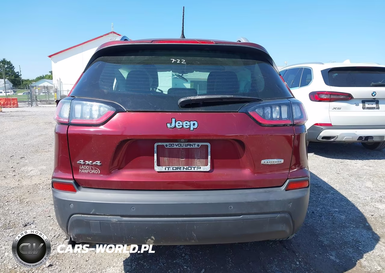 2019 Jeep Cherokee Latitude Plus 4X4 VIN:1C4PJMLBXKD386325 - 16