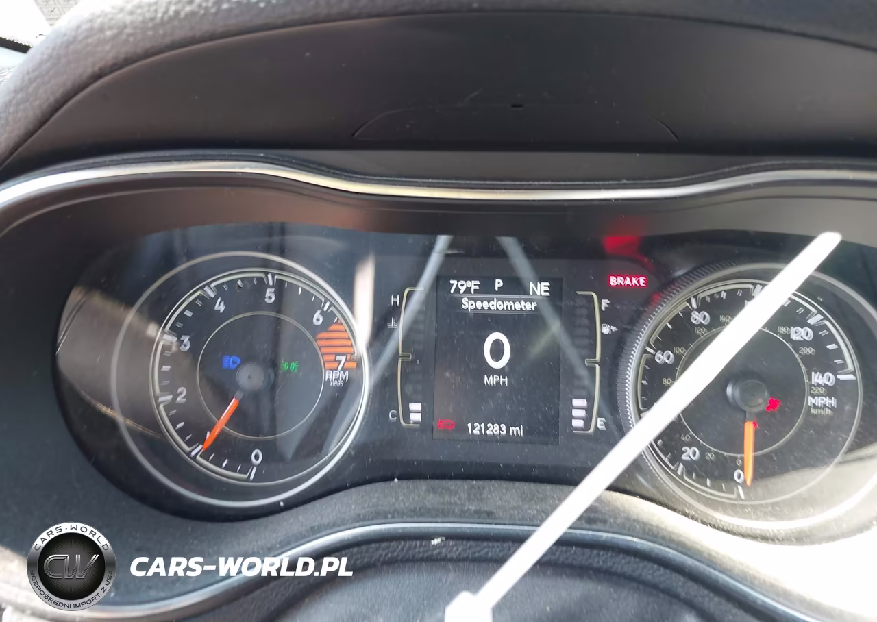 2019 Jeep Cherokee Latitude Plus 4X4 VIN:1C4PJMLBXKD386325 - 7