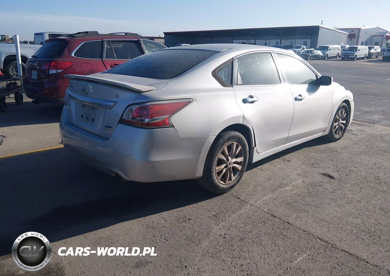 2014 Nissan Altima 2.5 S VIN:1N4AL3AP8EN222973 - 4