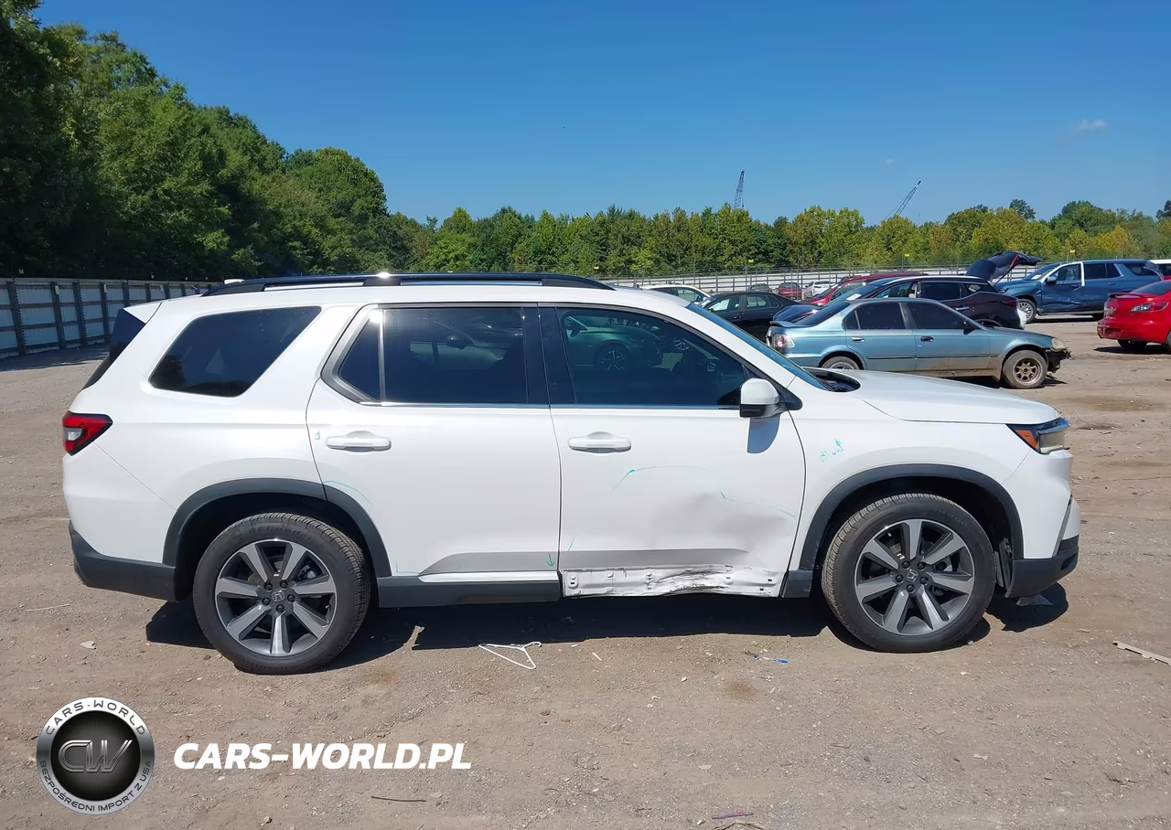 2025 Honda Pilot Elite VIN:5FNYG1H86SB031904 - 13