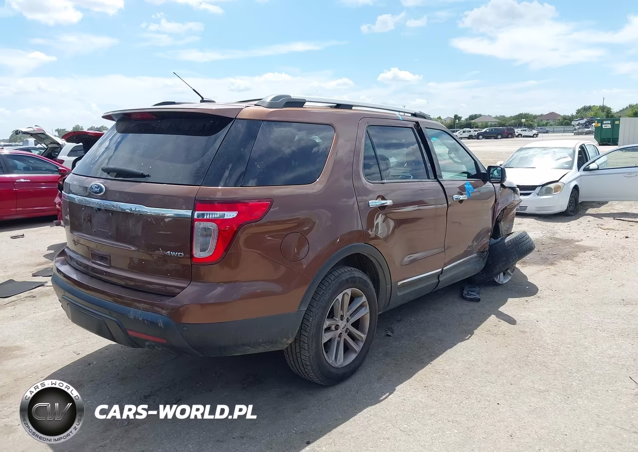 2012 Ford Explorer Xlt VIN:1FMHK8D82CGA56119 - 4