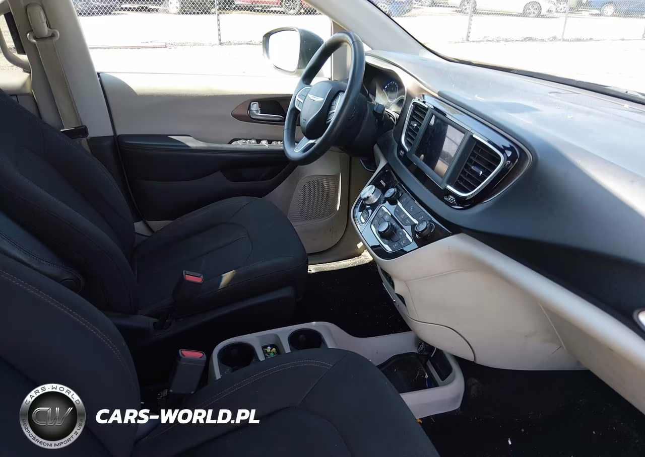 2018 Chrysler Pacifica Lx VIN:2C4RC1CG2JR130057 - 5