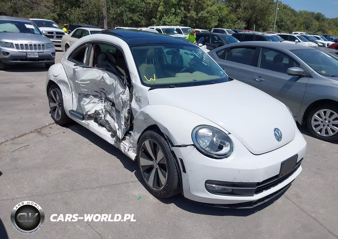 2013 Volkswagen Beetle 2.0T Turbo – zdjęcie 1 z 17