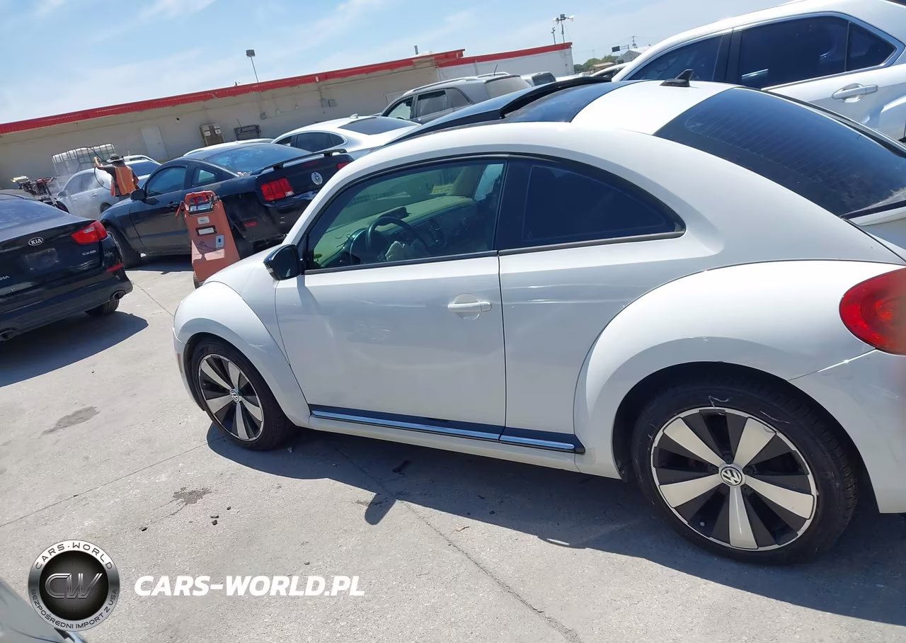 2013 Volkswagen Beetle 2.0T Turbo VIN:3VWV67AT5DM645281 - 14