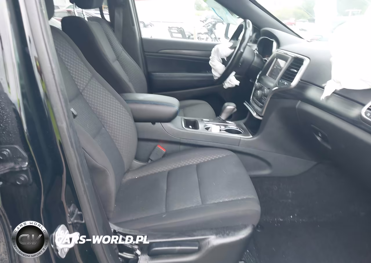 2019 Jeep Grand Cherokee Upland 4X2 VIN:1C4RJEAG1KC833059 - 5