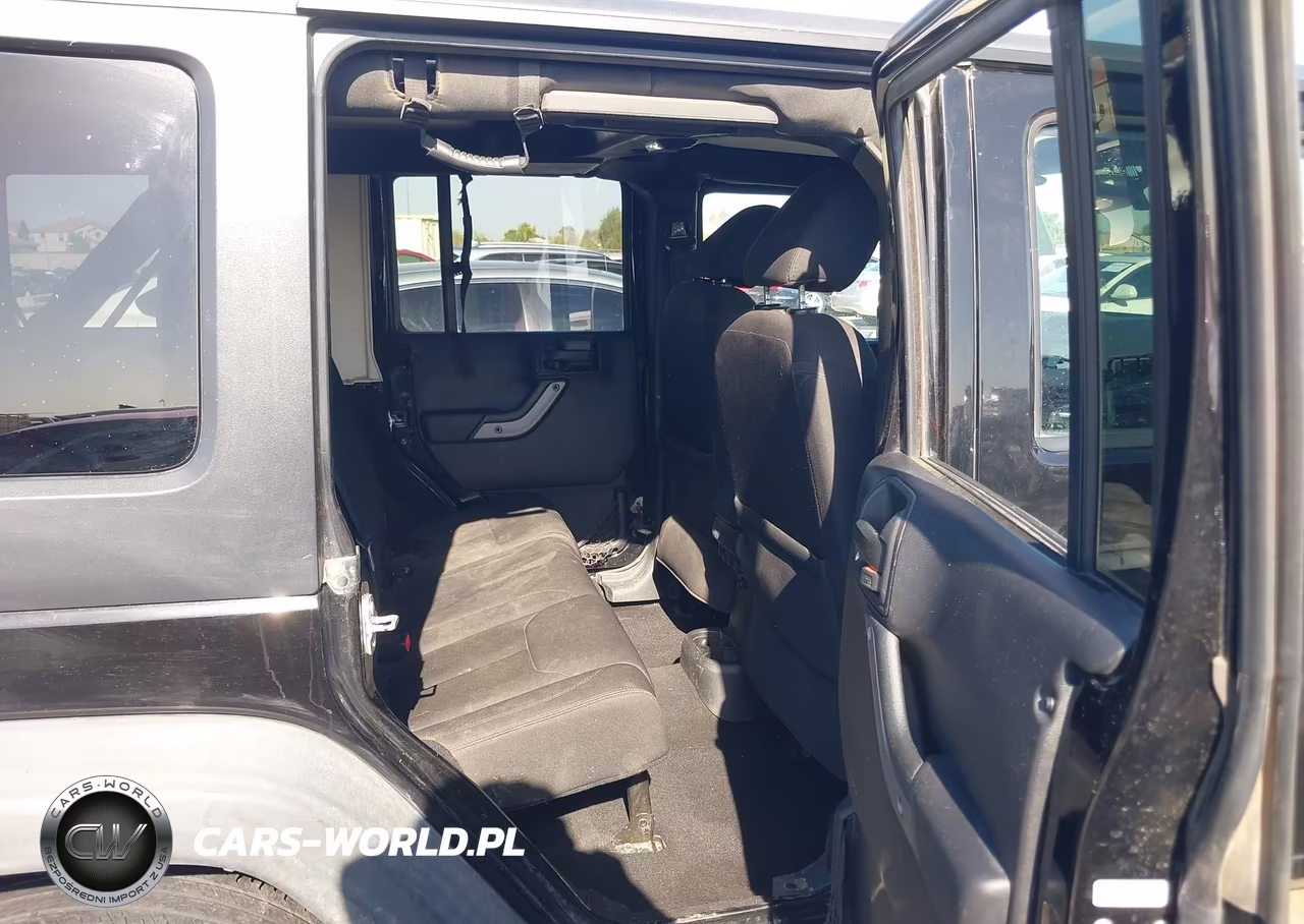 2016 Jeep Wrangler Unlimited Sport VIN:1C4BJWDG3GL191597 - 8