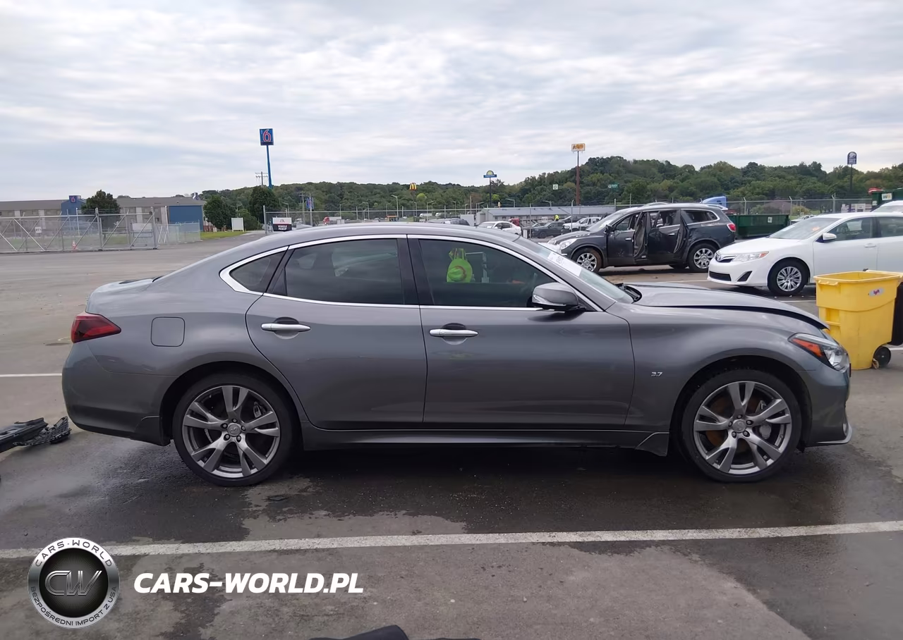 2019 Infiniti Q70 3.7X Luxe VIN:JN1BY1AR9KM585132 - 14