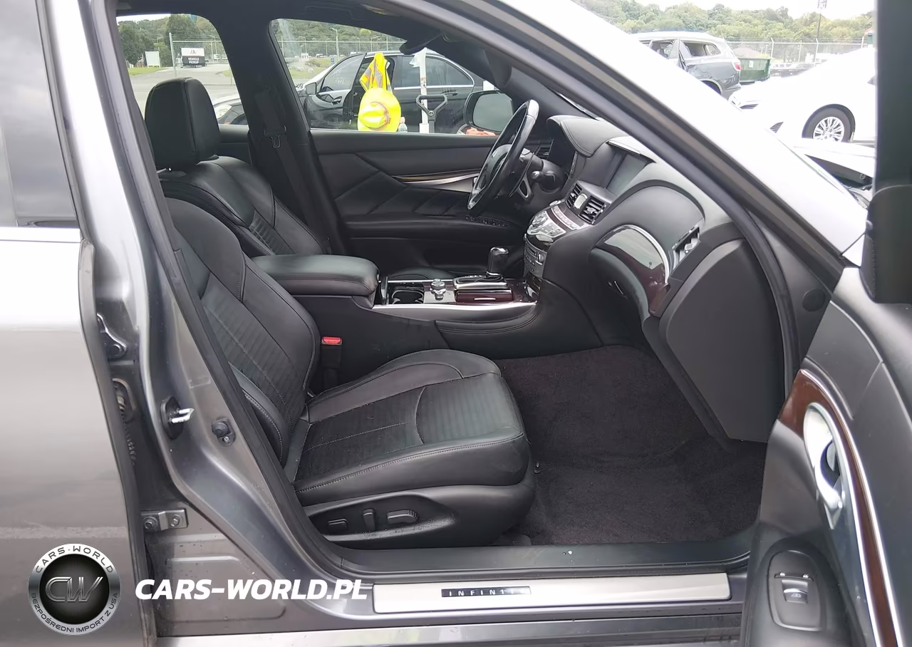 2019 Infiniti Q70 3.7X Luxe VIN:JN1BY1AR9KM585132 - 5