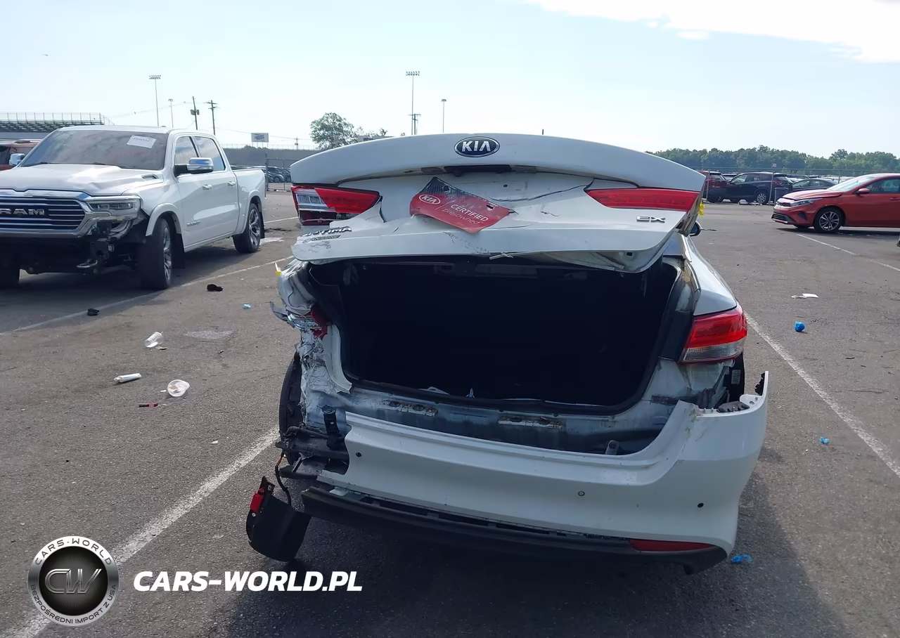 2016 Kia Optima Ex VIN:5XXGU4L39GG085042 - 16