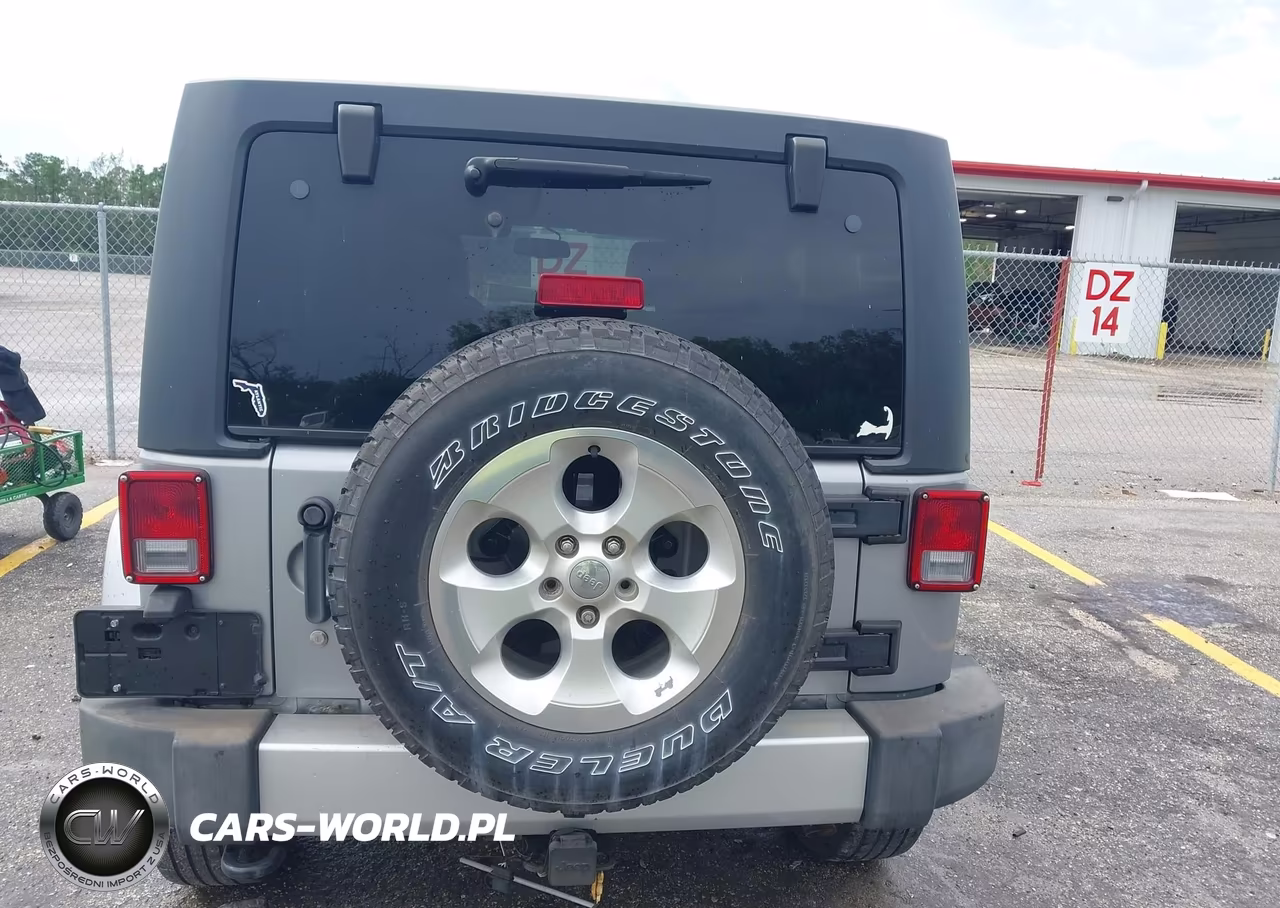2013 Jeep Wrangler Unlimited Sahara VIN:1C4BJWEG0DL626747 - 16