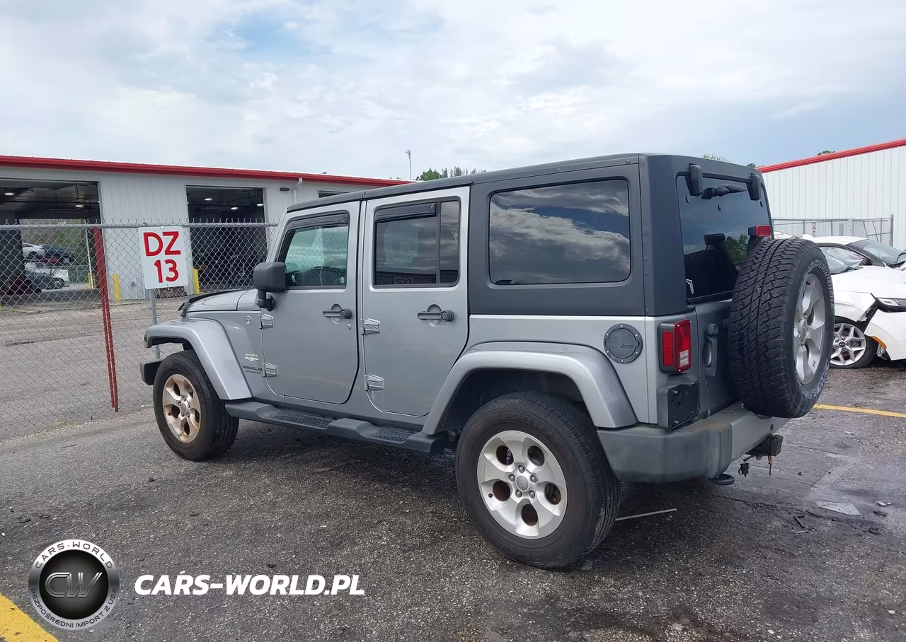 2013 Jeep Wrangler Unlimited Sahara VIN:1C4BJWEG0DL626747 - 3