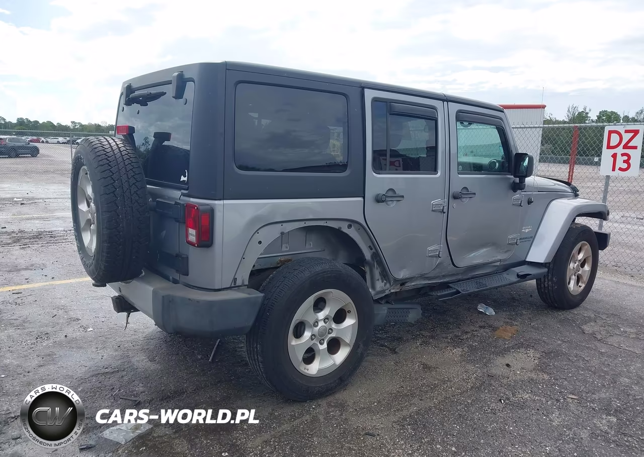 2013 Jeep Wrangler Unlimited Sahara VIN:1C4BJWEG0DL626747 - 4