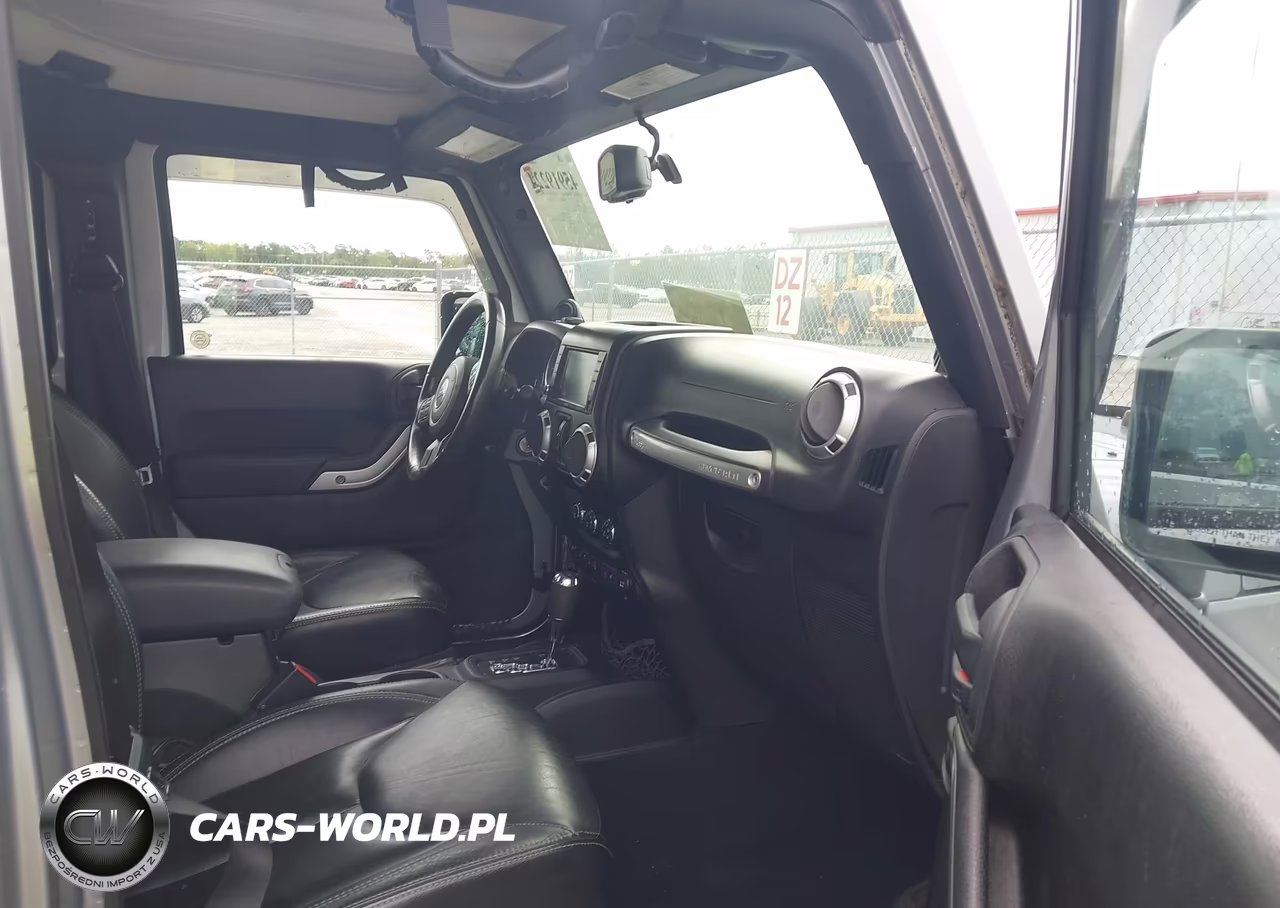 2013 Jeep Wrangler Unlimited Sahara VIN:1C4BJWEG0DL626747 - 5