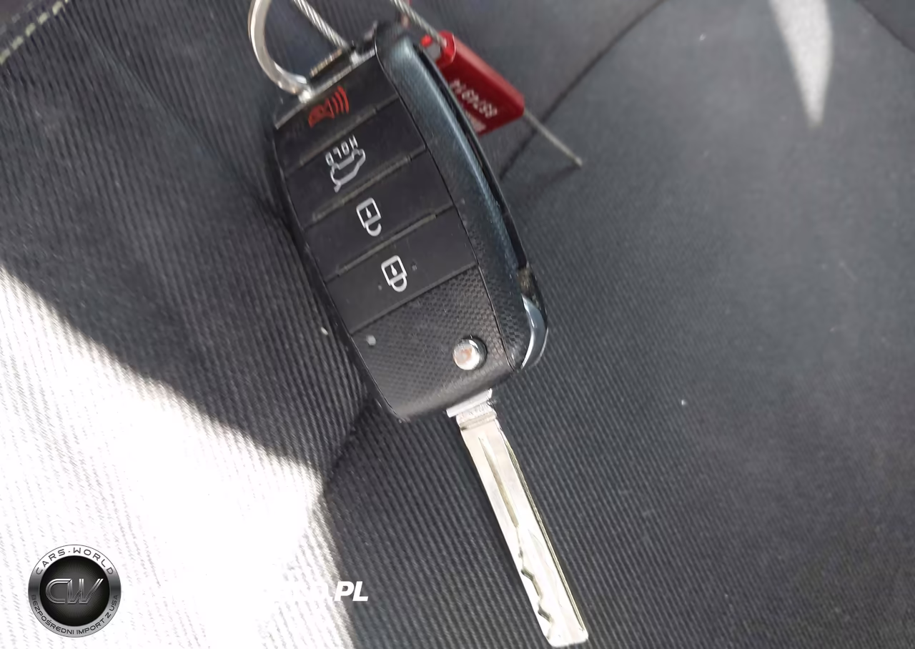 2015 Kia Soul + VIN:KNDJP3A55F7143361 - 11