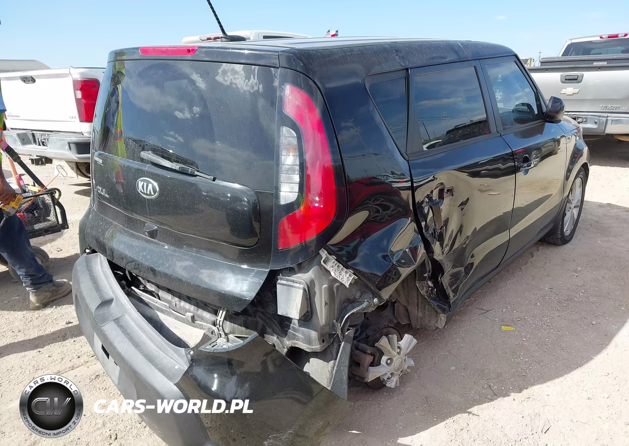 2015 Kia Soul + VIN:KNDJP3A55F7143361 - 4