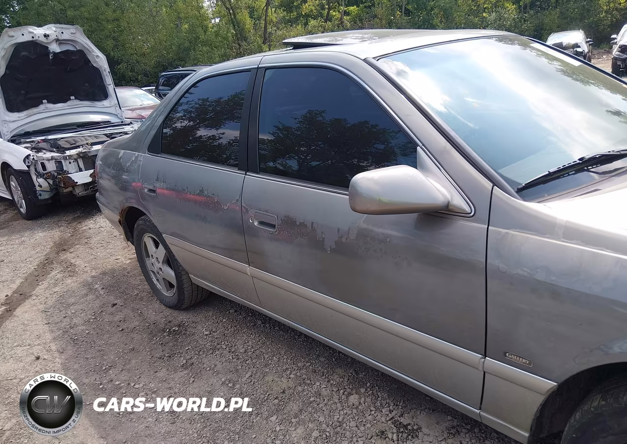 2001 Toyota Camry Le VIN:JT2BG22K210593983 - 13