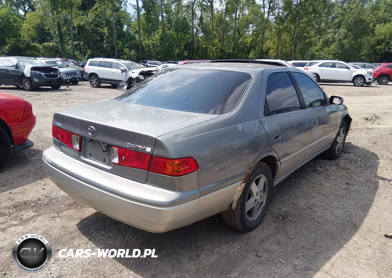 2001 Toyota Camry Le VIN:JT2BG22K210593983 - 4