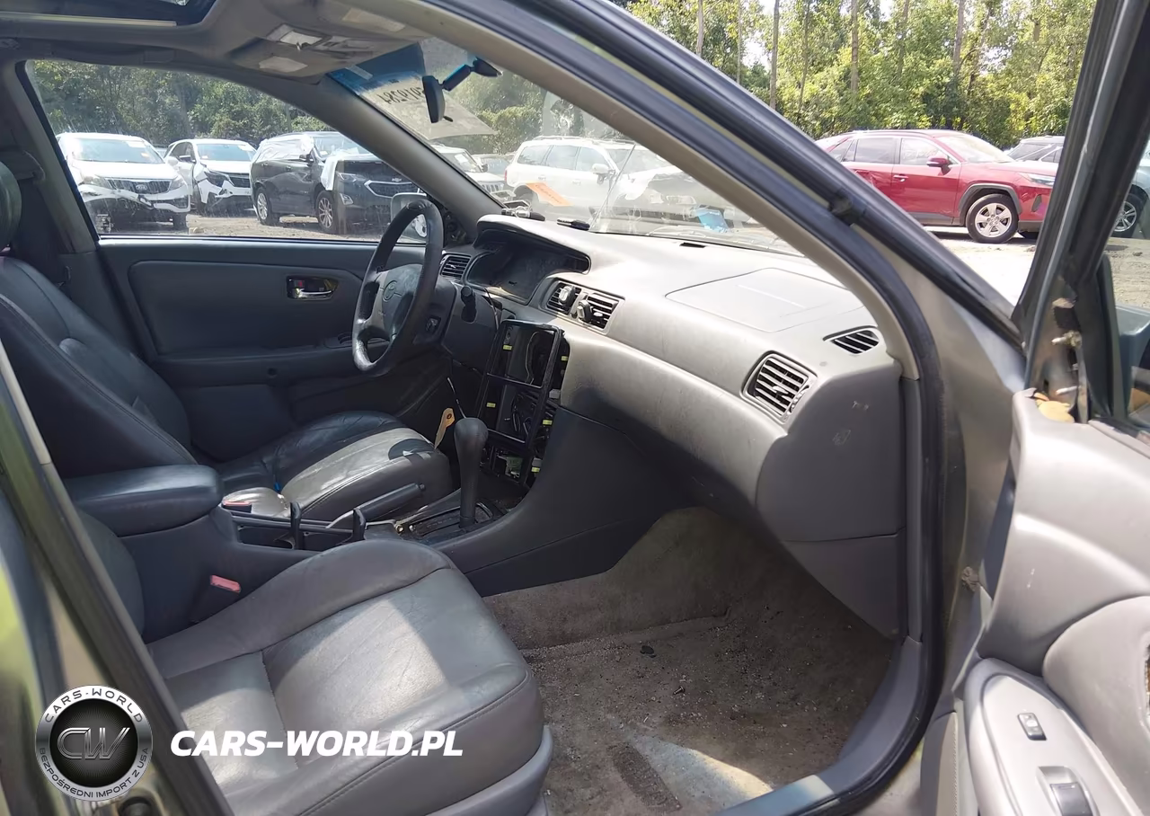 2001 Toyota Camry Le VIN:JT2BG22K210593983 - 5