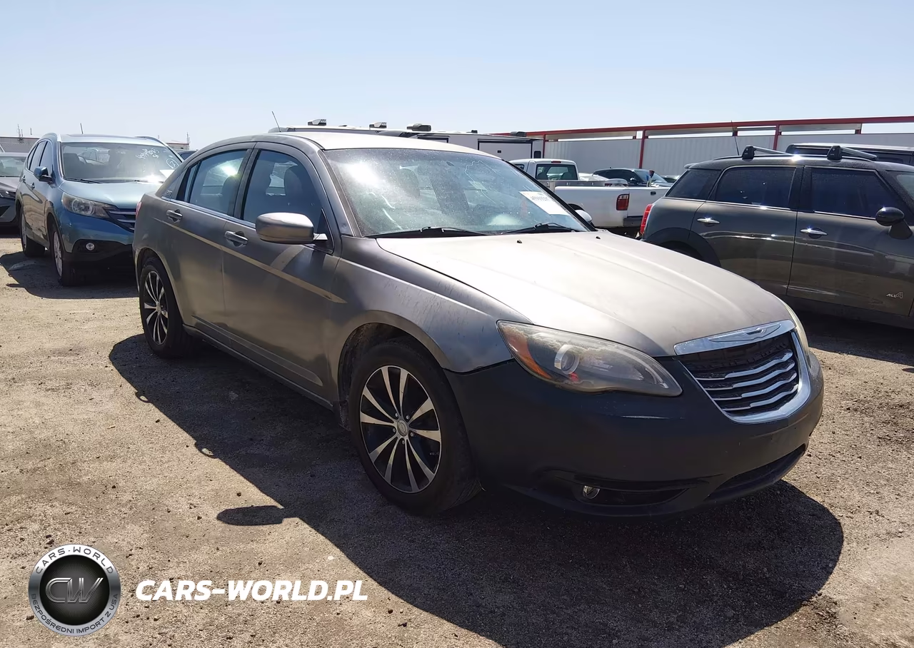 2013 Chrysler 200 Touring – zdjęcie 1 z 16