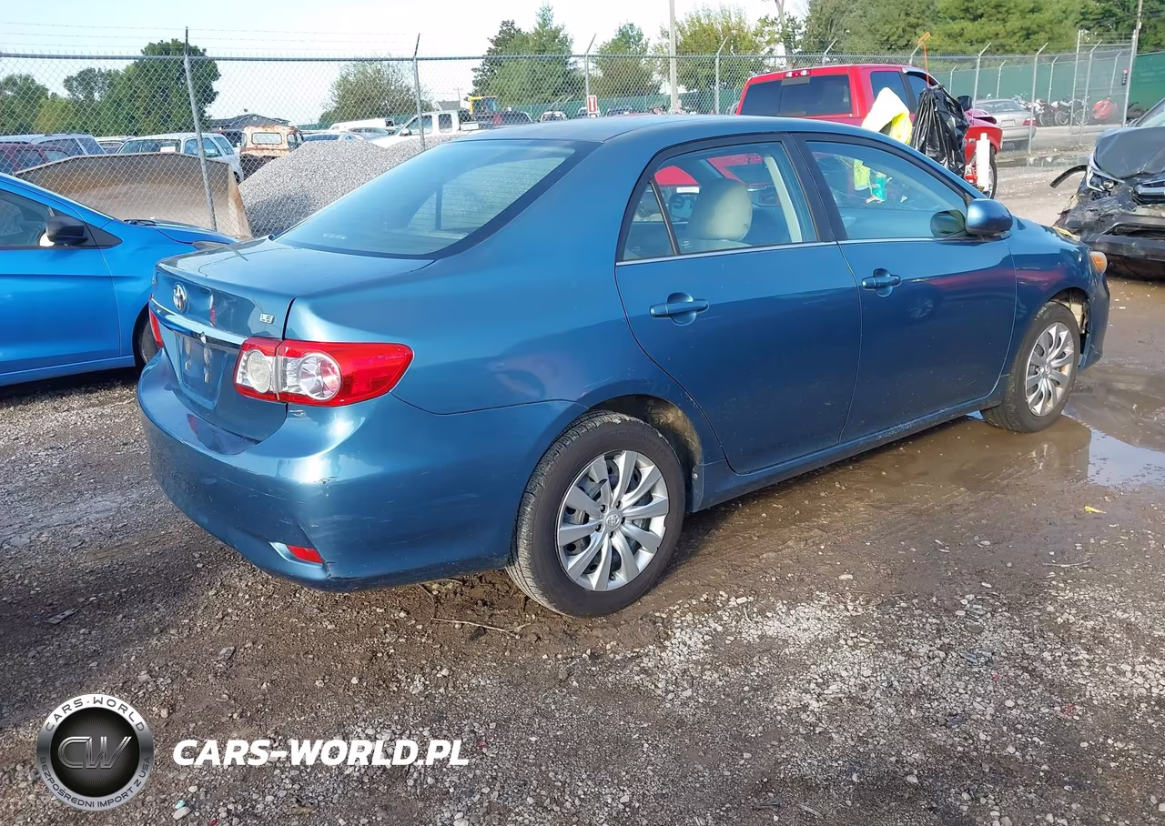 2013 Toyota Corolla Le VIN:5YFBU4EEXDP175702 - 4