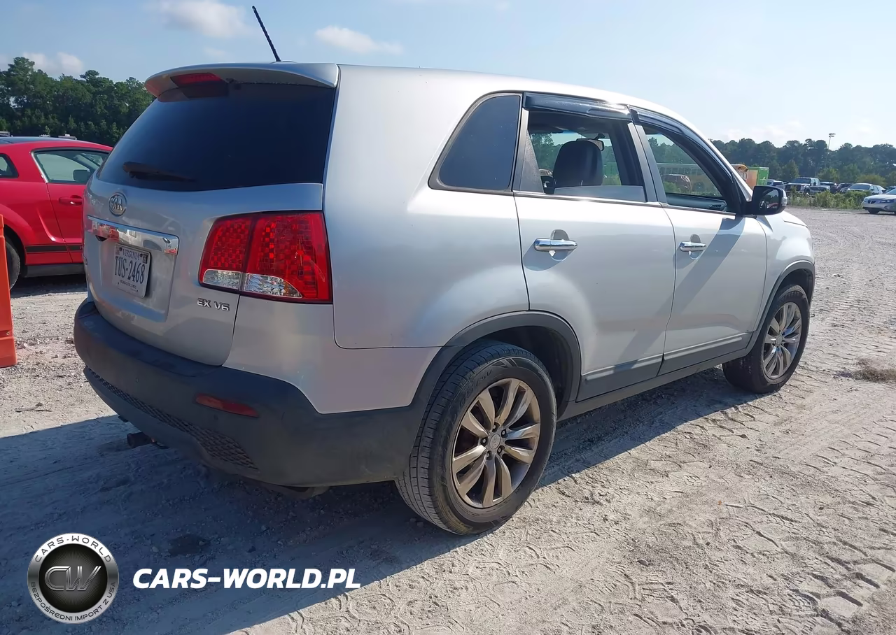 2011 Kia Sorento Ex V6 VIN:5XYKU4A27BG013040 - 4