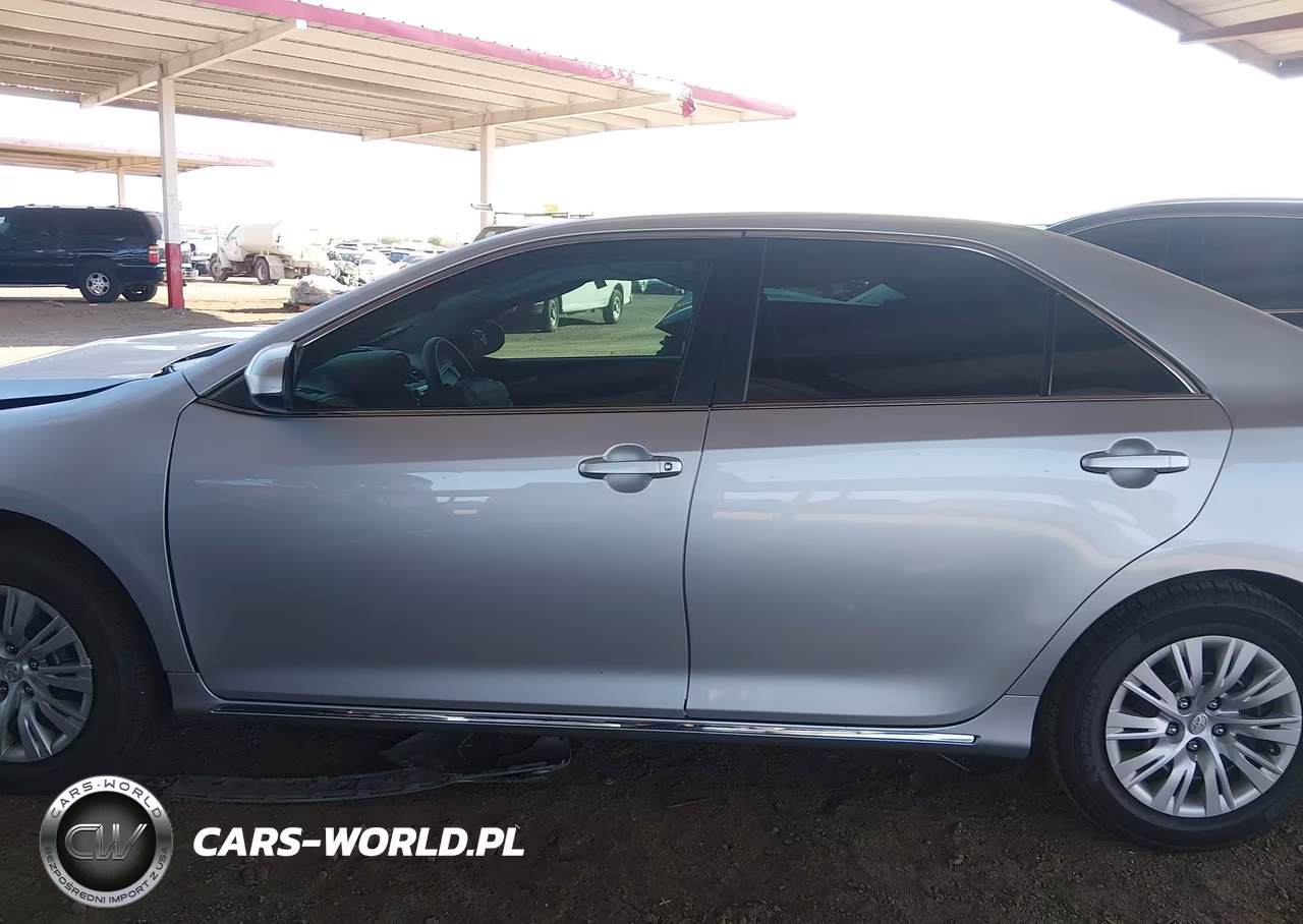 2014 Toyota Camry Le VIN:4T4BF1FK4ER424028 - 15