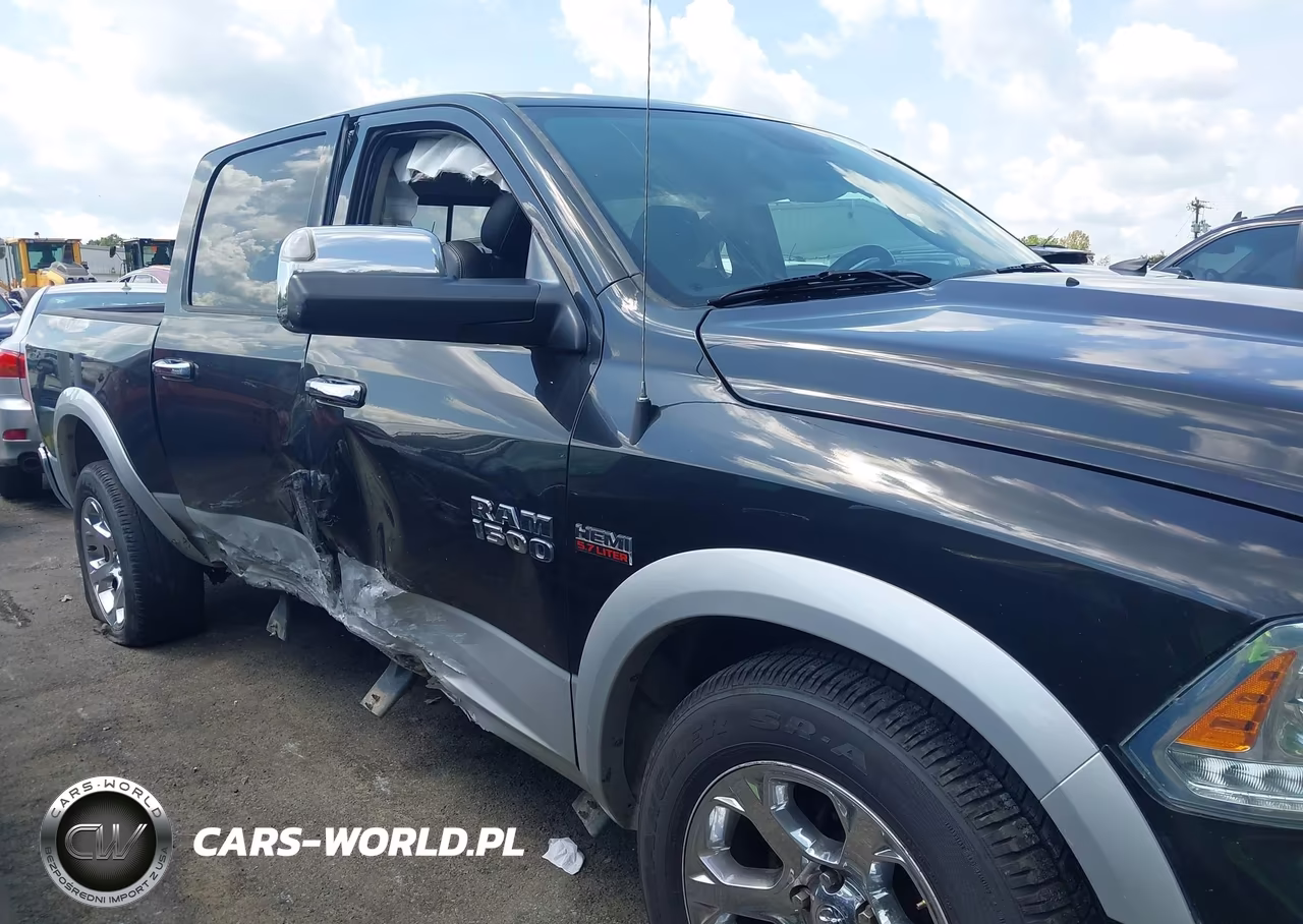 2016 Ram 1500 Laramie VIN:1C6RR7NT4GS178315 - 13