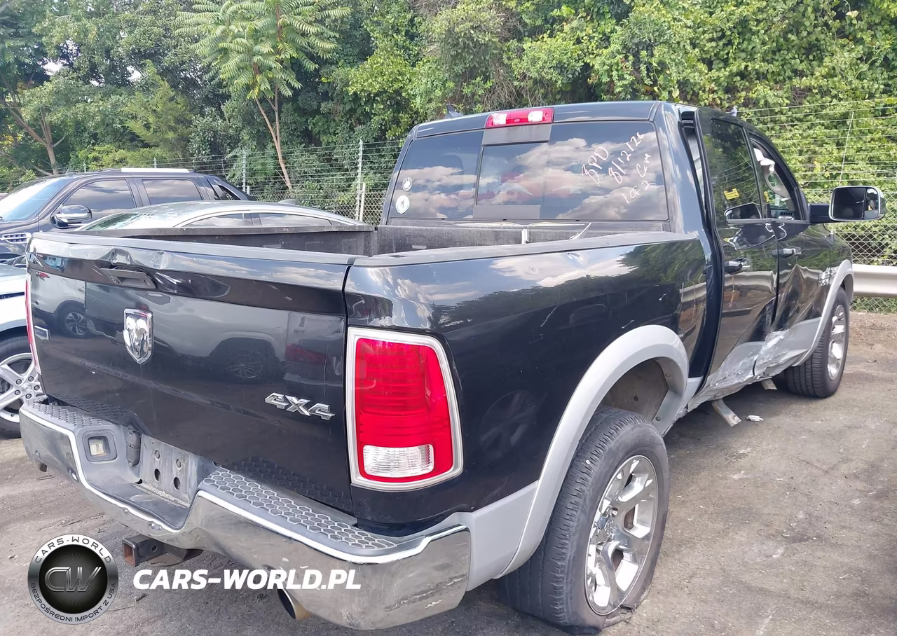 2016 Ram 1500 Laramie VIN:1C6RR7NT4GS178315 - 4
