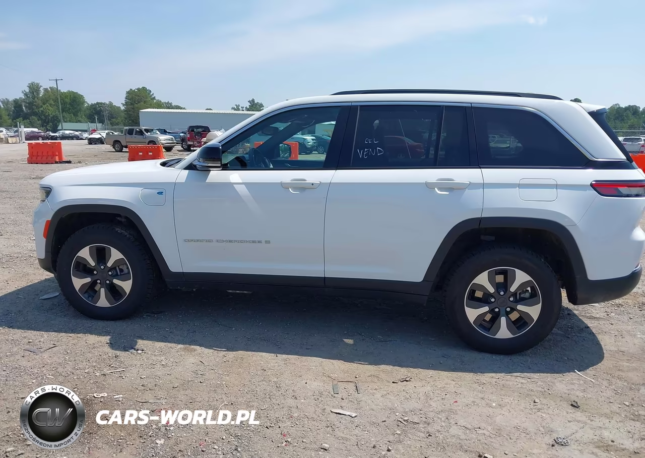 2024 Jeep Grand Cherokee 4Xe VIN:1C4RJYB64R8516798 - 14