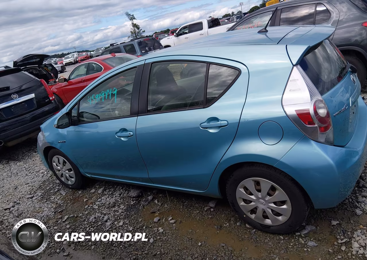 2013 Toyota Prius C One VIN:JTDKDTB36D1058054 - 14