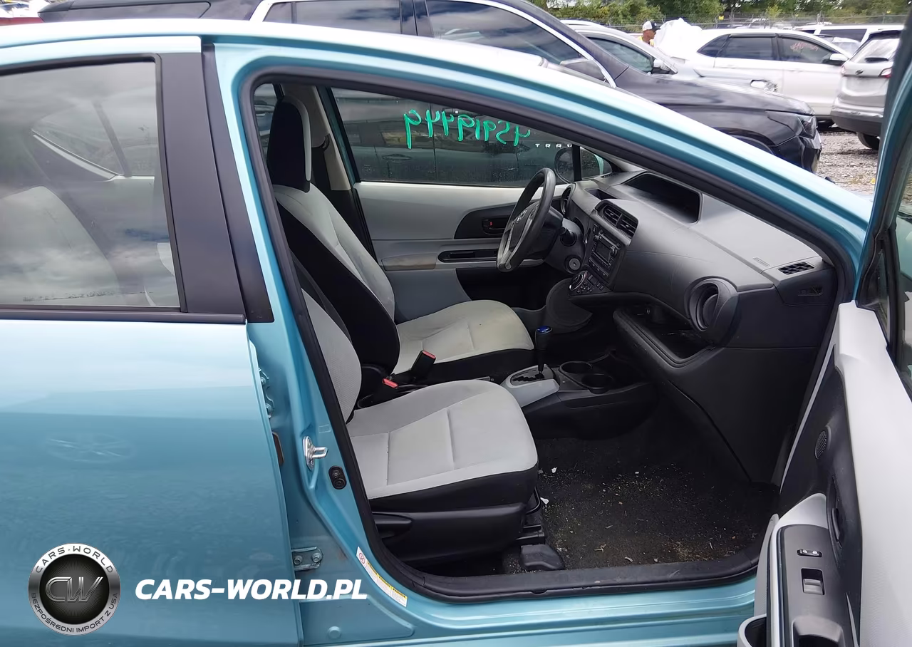 2013 Toyota Prius C One VIN:JTDKDTB36D1058054 - 5