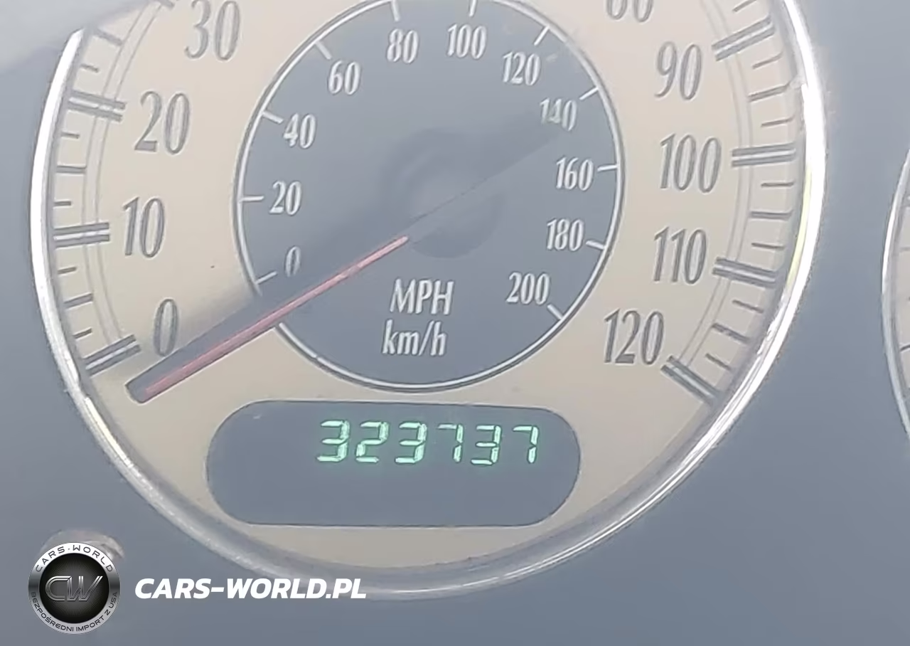 2001 Chrysler Town & Country Limited VIN:2C8GP64L61R240449 - 15