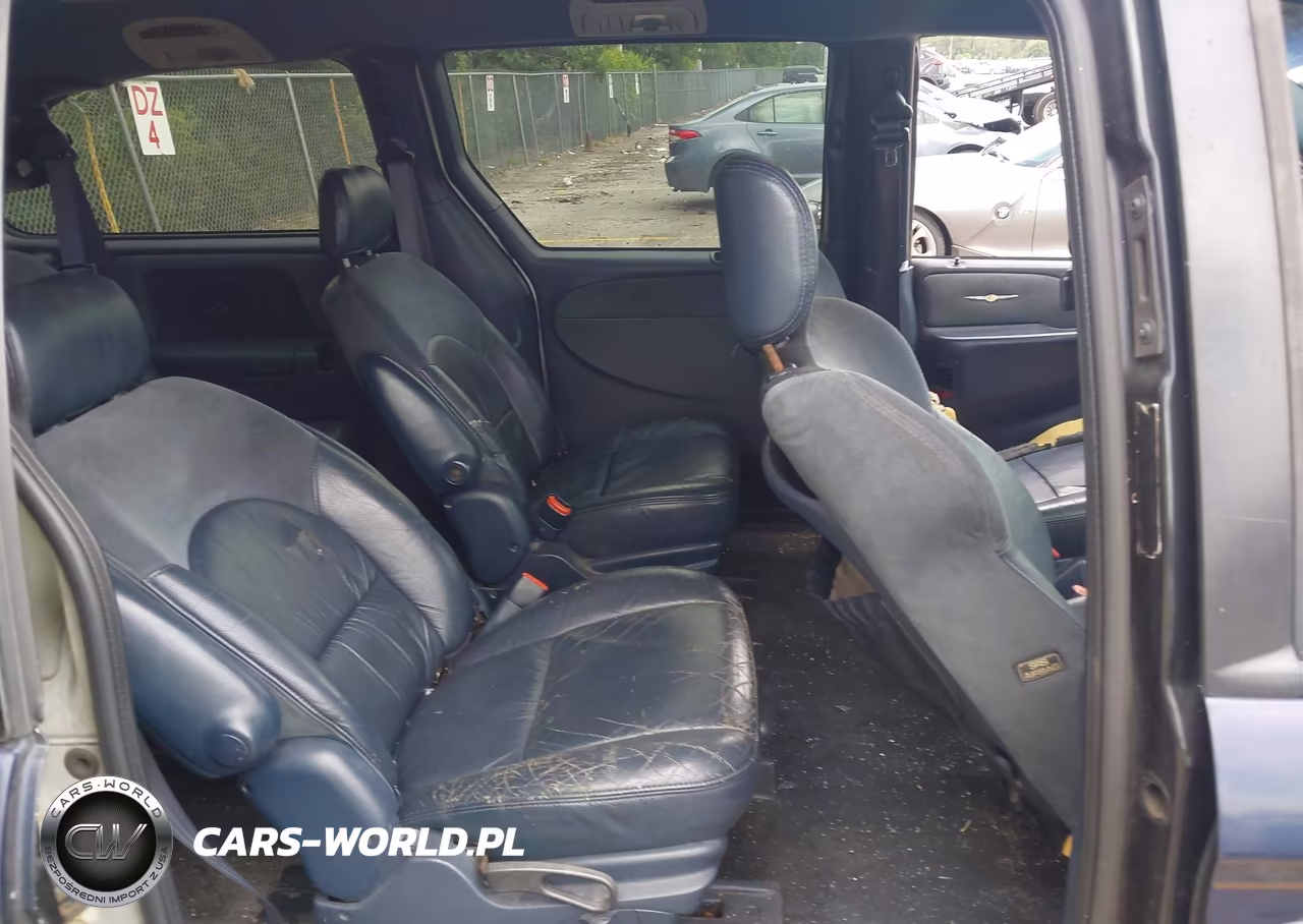 2001 Chrysler Town & Country Limited VIN:2C8GP64L61R240449 - 8