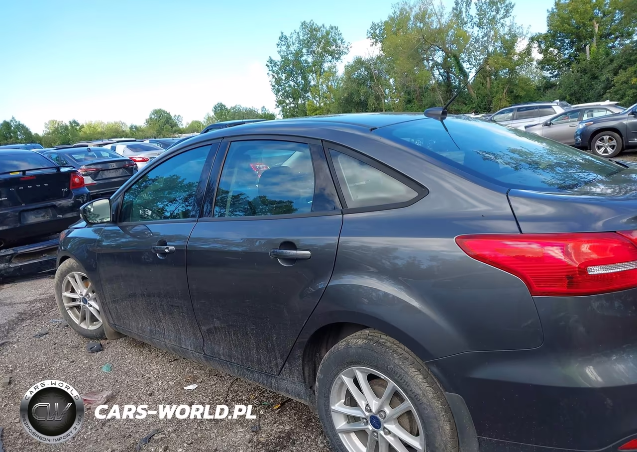 2015 Ford Focus Se VIN:1FADP3F29FL352062 - 14