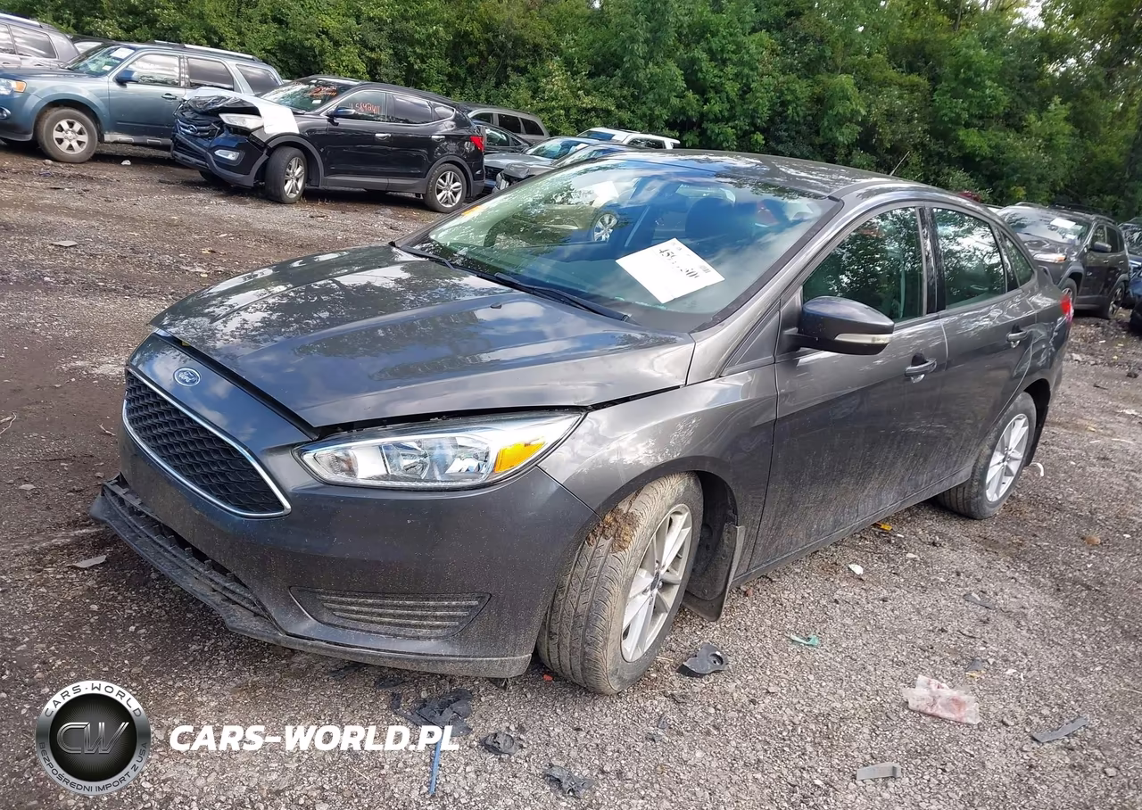 2015 Ford Focus Se VIN:1FADP3F29FL352062 - 2