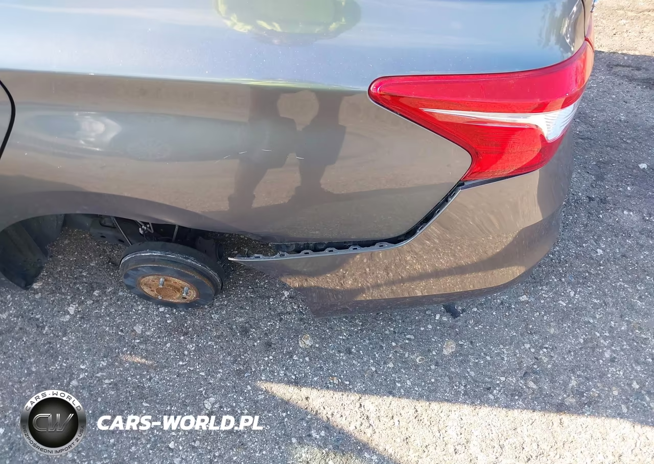 2019 Nissan Sentra S VIN:3N1AB7APXKY302538 - 18
